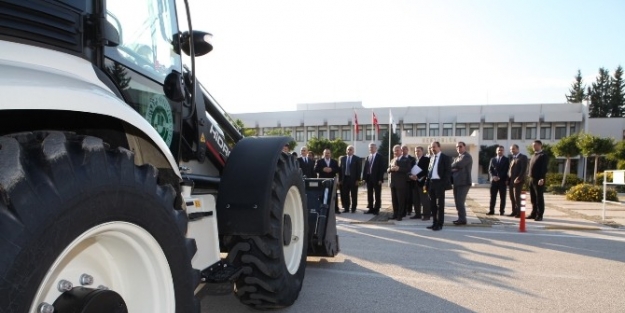 Çü’ye Yeni İş Makinesi Ve Yol Süpürme Makinesi Alındı