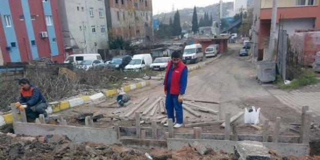 Dilovası’nda Yağmur Suları İçin Mazgallar Yapılıyor