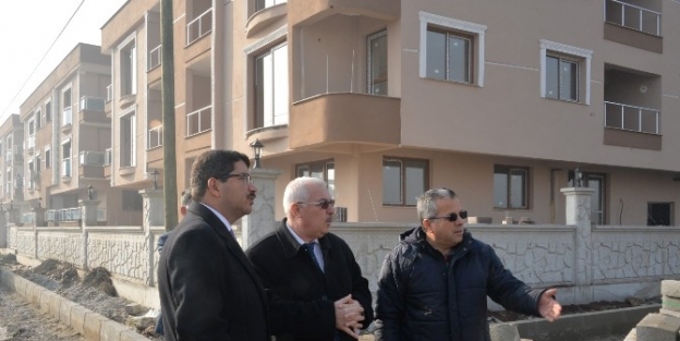 Başkan Çelik Mahallelerdeki Çalişmalari İnceledi