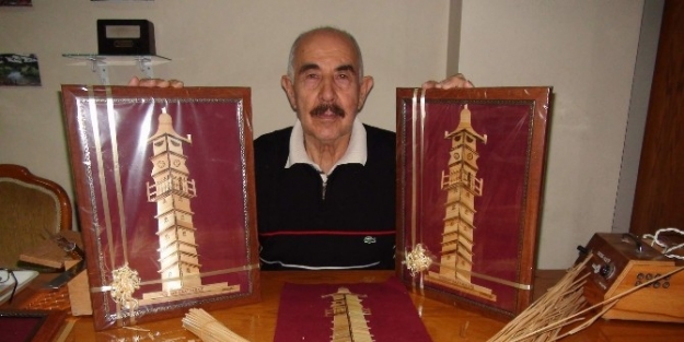 Yozgat’ta Emekli Öğretmen Çavdar Sapını Sanat Eserine Dönüştürüyor