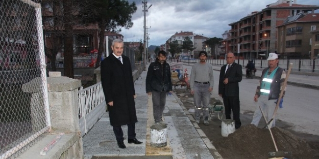 Osmancık’ta Kaldırımlar Engellilere Göre Düzenleniyor