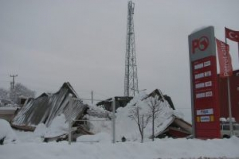 Bursa'da kar yağışına benzinlik dayanmadı