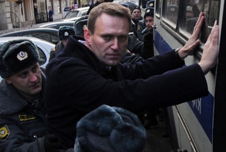 Ev hapsi kararına uymayacak