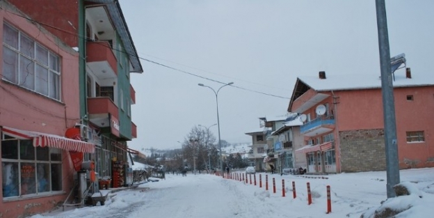 Pazarlar’a Bağlı Köy Yollar Kapalı
