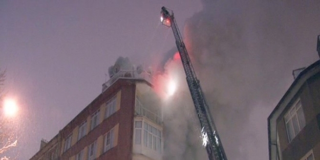 Bodrum Katta Çikan Yangın Korkuttu