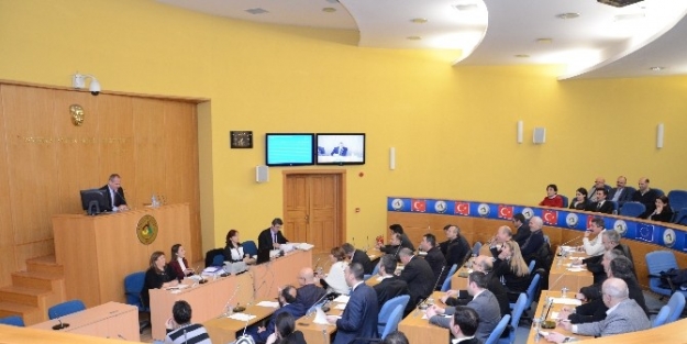 Düzce Belediyesi Meclisi 2015’in İlk Toplantısını Yaptı