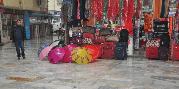 Şiddetli Yağış Hayatı Olumsuz Etkiledi