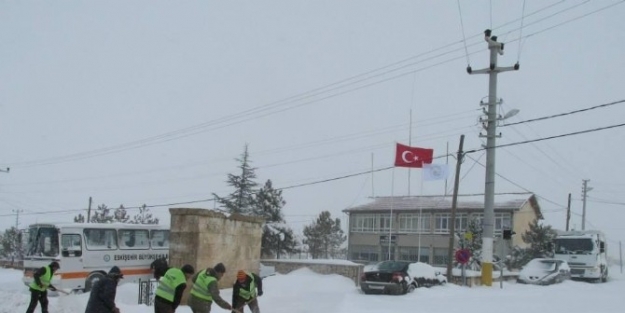 Eskişehir’in Han İlçesinde Karla Mücadele Çalişmalari