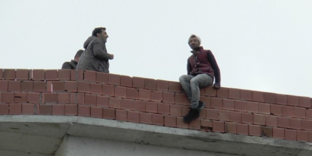 İntihar Etmek İsteyen Genci Polis İkna Edemedi, Devreye Ailesi Girdi
