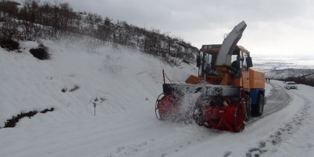 Bingöl’de 273 Köy Yolu Ulaşıma Kapandı