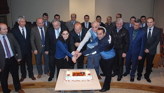 Belediye Personelinden, Başkan Arslan’a Doğum Günü Sürprizi