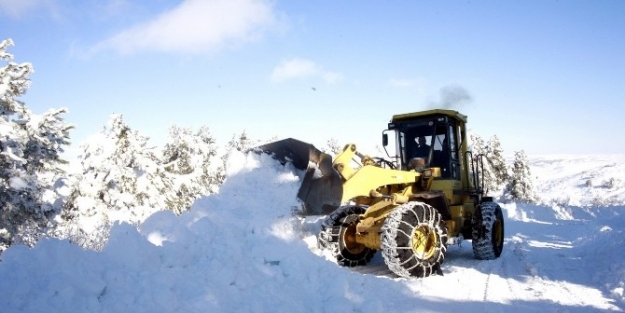 Uşak’ta 114 Köy Yolu Ulaşıma Kapandı