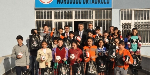 Beşiktaş Yozgatlı Öğrencileri Sevindirdi