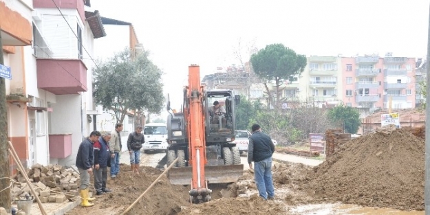 Nazilli’de Belediye Ekipleri Kötü Kokuyu Kaynağından Giderdi