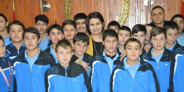 Kiraz’ın Gururu Oldular