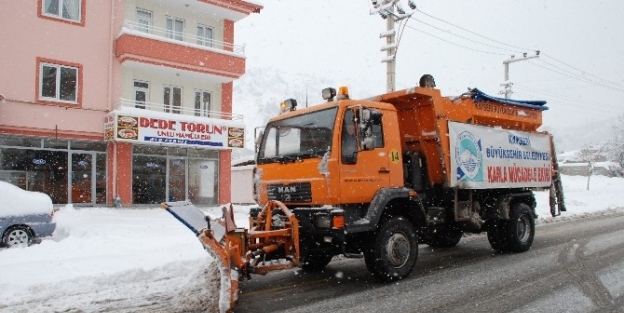 Büyükşehir’den Karla Mücadele