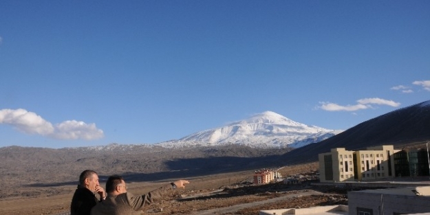 Iğdir Eski Belediye Başkanı’ndan Rektör Yılmaz’a Ziyaret