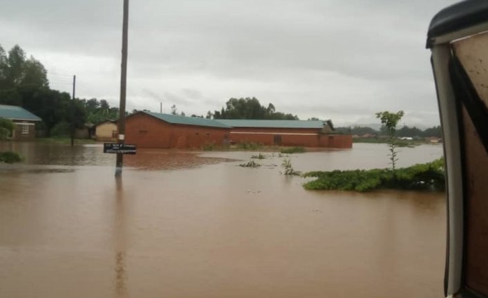 Uganda'da sel felaketi! Ölüler var