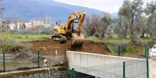 Beydağ Belediyesi’nden Uzun Yolu Kısaltan Çalişma