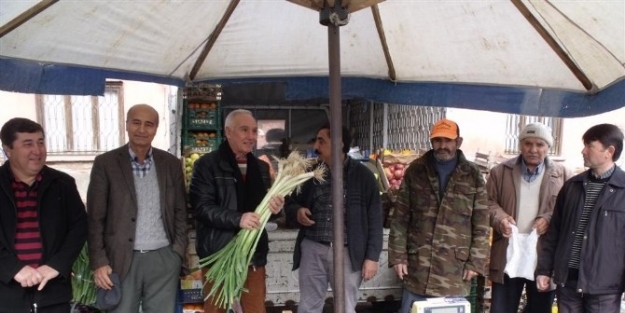 Diker  Salihli’de 100 Bin Kişiyle Görüşecek