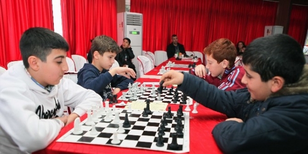 Bayraklı’nın Satranç Şöleni Mutlu Bitti