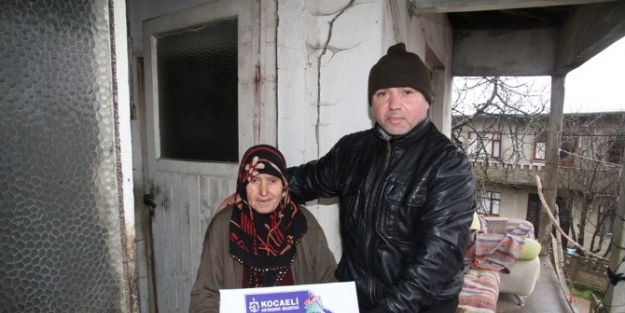 Büyükşehir İhtiyaç Sahiplerine Yemek Dağıttı