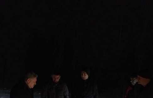 Vali Kahraman Yolda Mahsur Kalanları Kurtardı