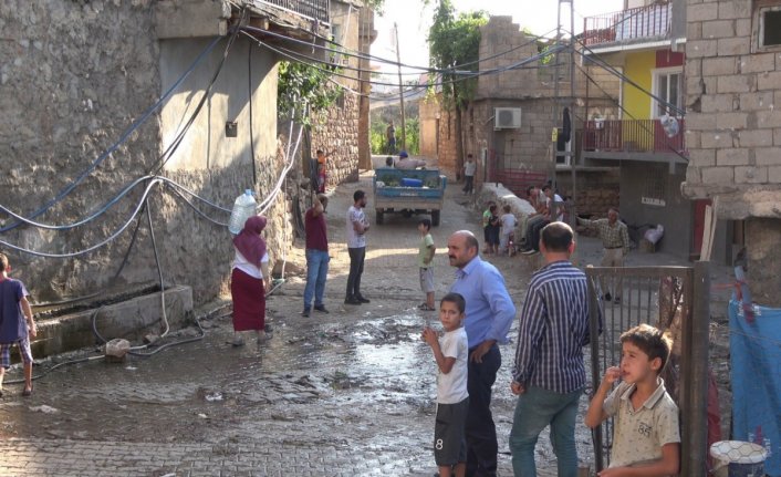 Yer altından gelen ürkütücü sesler mahalleliyi uykusuz bıraktı!