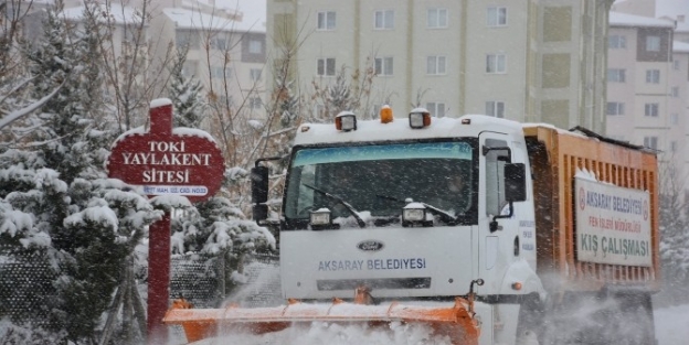 Aksaray Belediyesi Kar İle Mücadele Ediyor