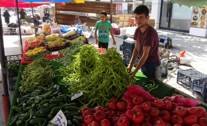 Düğün hazırlığındaki pazarcı hesabına yanlışlıkla yatan 212 bin lirayı iade etti