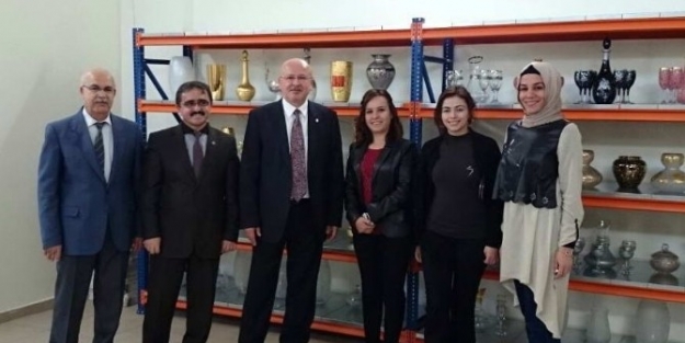 Prof. Dr. Sınav’dan Naci Topçuoğlu Meslek Yüksekokulu’na Ziyaret