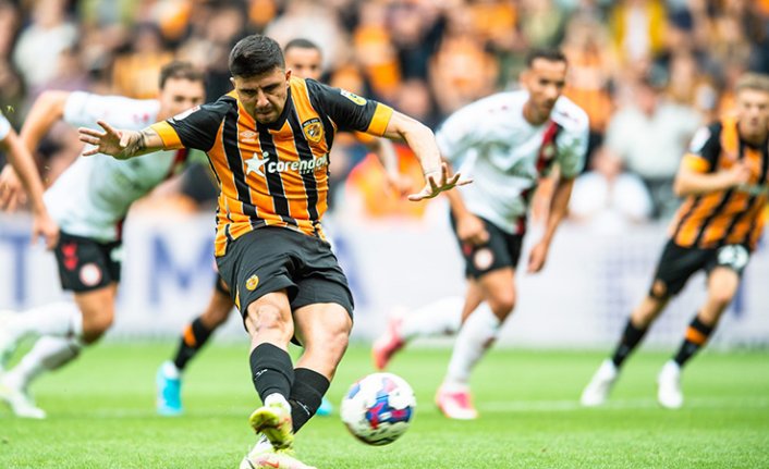 Ozan Tufan ve Seri, Hull City’ye galibiyeti getirdi