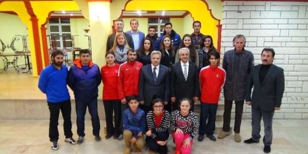 Başarılı Sporcular Tanıtıldı