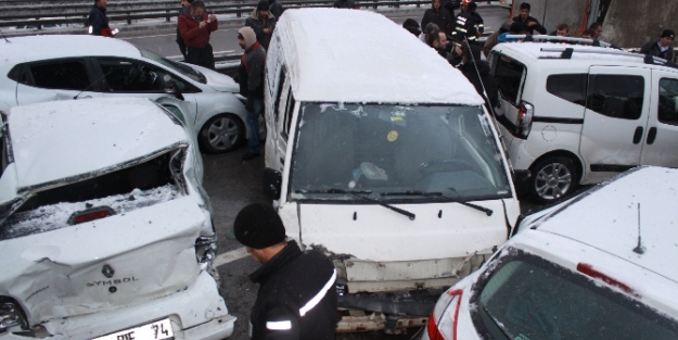 22 araç birbirine girdi