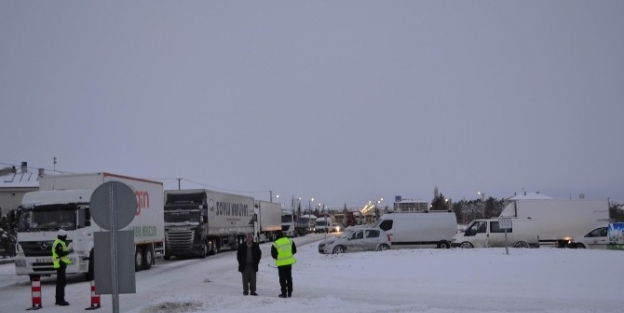 Kulu-konya Karayolu Ulaşıma Kapandı