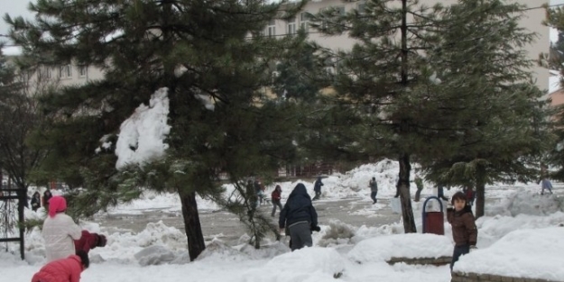 Hisarcık’ta Okullardaki Kar Tatili 1 Gün Daha Uzatıldı