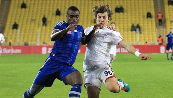 Fenerbahçe'den Emenike şartını açıkladı!