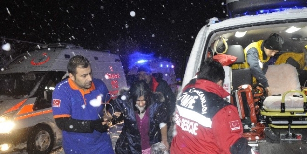 (özel Haber) Zehirlenen Aileye 1.5 Metre Karda Nefes Kesen Kurtarma Operasyonu