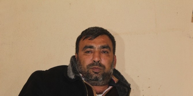 Tuvalette Yaşayan Adam Yardım Bekliyor