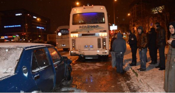Bursa'da yollar buz pistine dönünce...