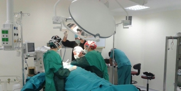 61 Yıllık İlçede İlk Ameliyat