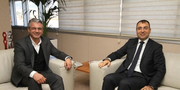 Vali Toprak: ’’karşıyaka İzmir’in Kalbinde’’