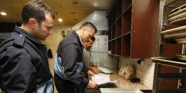 Bayraklı’da Denetimler Devam Ediyor