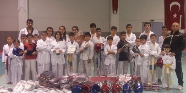 Saruhanlı Tekvando’da Madalyaları Kaptı