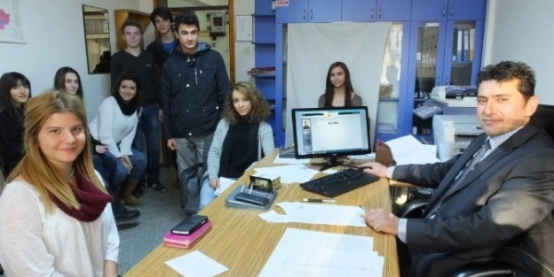 Burhaniye’de Ünvirsiteye Giriş Sınavı İçin Kayıtlar Başladı