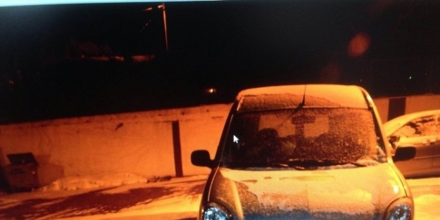 Devriye Gezen Ekipler, Bir Genci Otomobilde Ölü Olarak Buldu