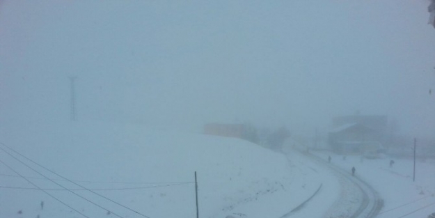 Sincik’te Eğitime Fırtına Engeli