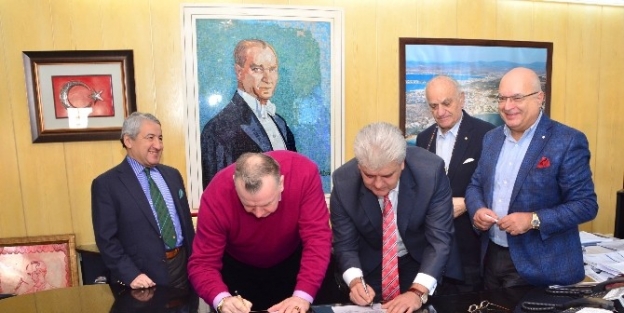 Çeşme Rus Turistlerle İhya Olacak