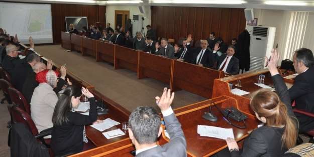 Belediyeden pazarcılara yardım