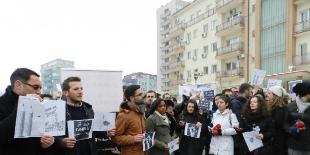 Kosovalı Gazetecilerinden Fransız Meslektaşlarına Destek